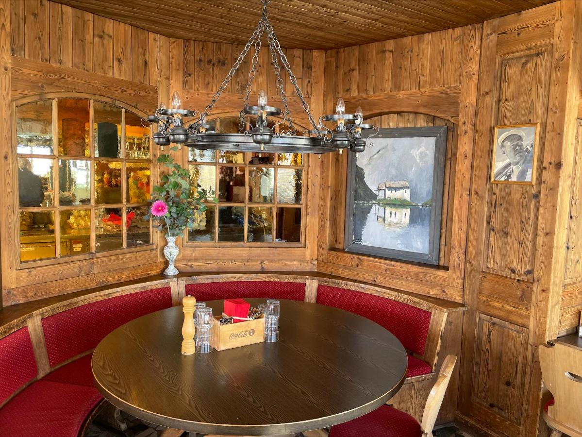 Hotel Schwarzsee Zermatt Bagian luar foto